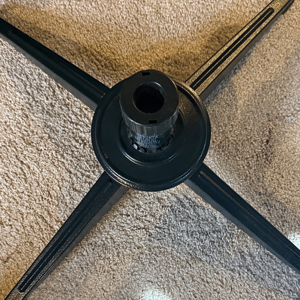 Green Metal Tree Stand